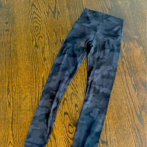 Lululemon Align Leggings black camouflage Size 2 / 25 length